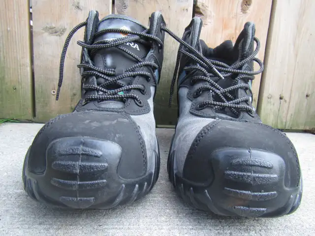 Size 11 Terra Venom Mid TR Work Boots in Men's Shoes in City of Toronto - Image 5