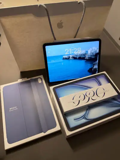 11-inch iPad Air Wi-Fi 512GB (M3) + Cover Smart Folio + Apple, View more