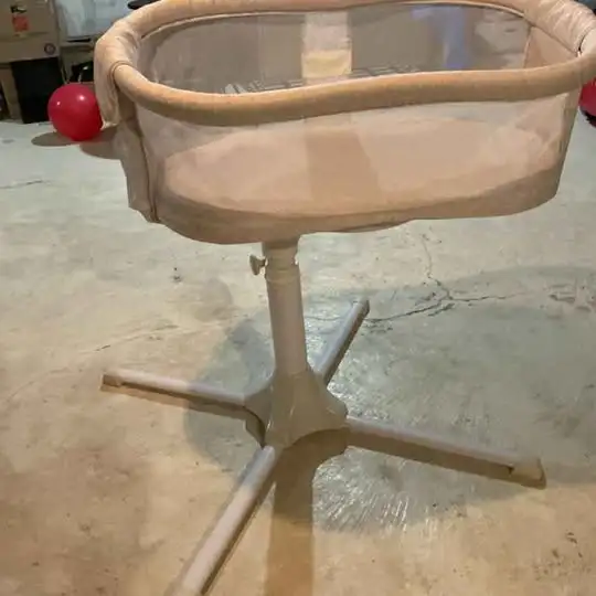 Bedside bassinet for new born
