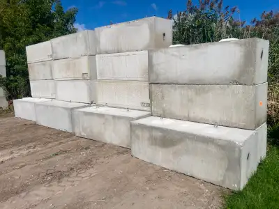 Used concrete blocks, View more