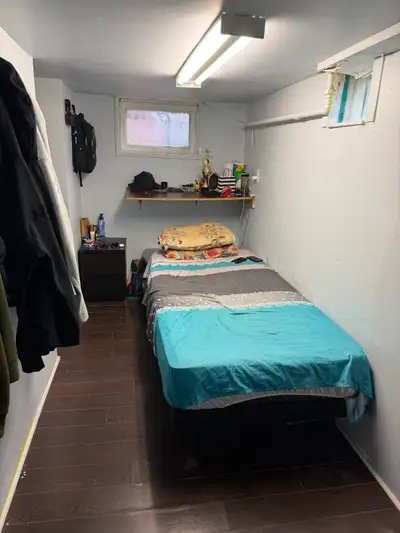 Private furnished Room for Rent, walk to Subway and Dufferin mall, Free Internet and all utilities a...
