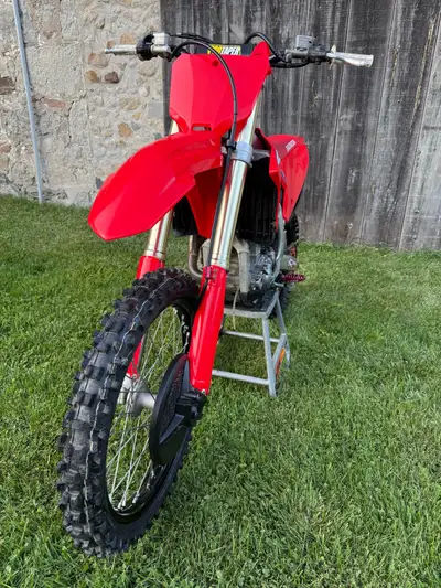 2022 Honda 450 R Low hours! Brand new tires chain and sprockets. Barely ridden well maintained. boug...