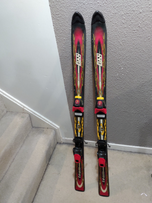 Elan Youth Skis 128cm With Bindings dans Ski  à Ville de Toronto