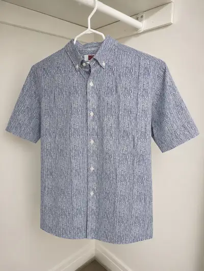 Men’s Blue Patterned Short-Sleeve Button-Up Shirt (Small), View more