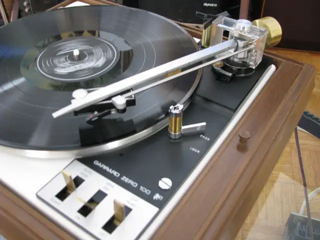 Garrard Zero 100 turntable, CONSIDERING TRADES in Stereo Systems & Home Theatre in Gatineau - Image 6