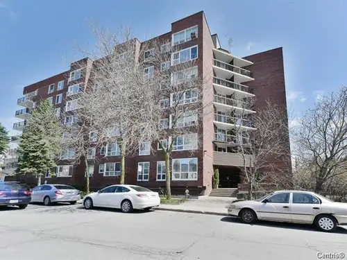 1 Month Rent Free - 4½ (2 bedrooms) · Garage parking included Wake up to a magnificent 7th-floor vie...