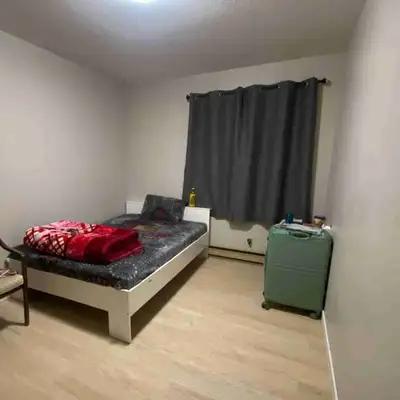 Bedroom for Rent at Whiteshield Crescent Looking for a female tenant (preferred) or couple to occupy...