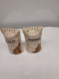 VTG Coffee Bag Salt & Pepper Set