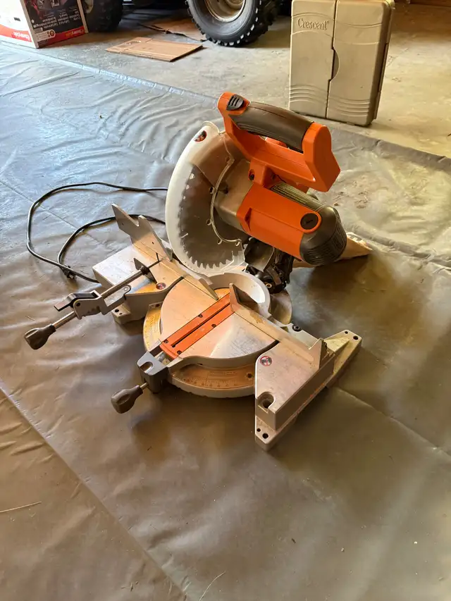 10” Rigid Miter Saw in Power Tools in Strathcona County - Image 2