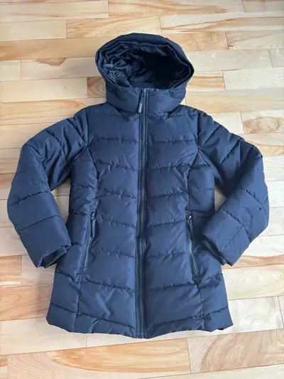 Très beau manteau hiver, 14 ans, fille porter seulement un hiver comme neuf.