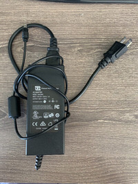 Channel Well Technology Laptop AC Adapter Model 2AAL090R 1.875A