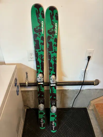 Mojo Head skis, View more