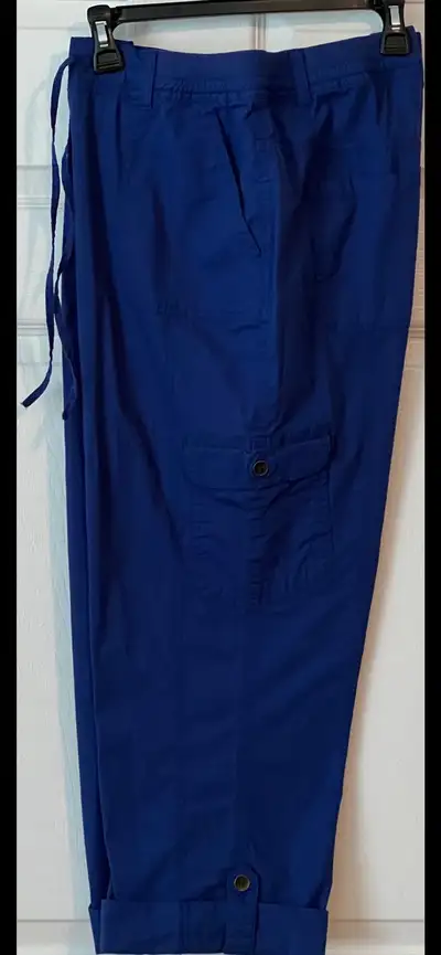 George Classics Women's Stretch Capri Cargo Pants Size 16, View more