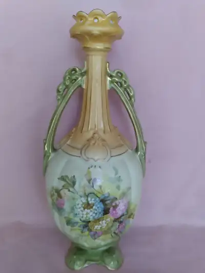 A beautiful, antique (vintage) hand decorated Victorian porcelain vase. It is in prefect condition....