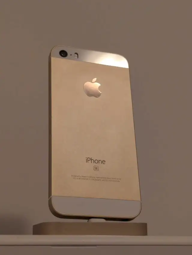 iPhone SE - Rose Gold