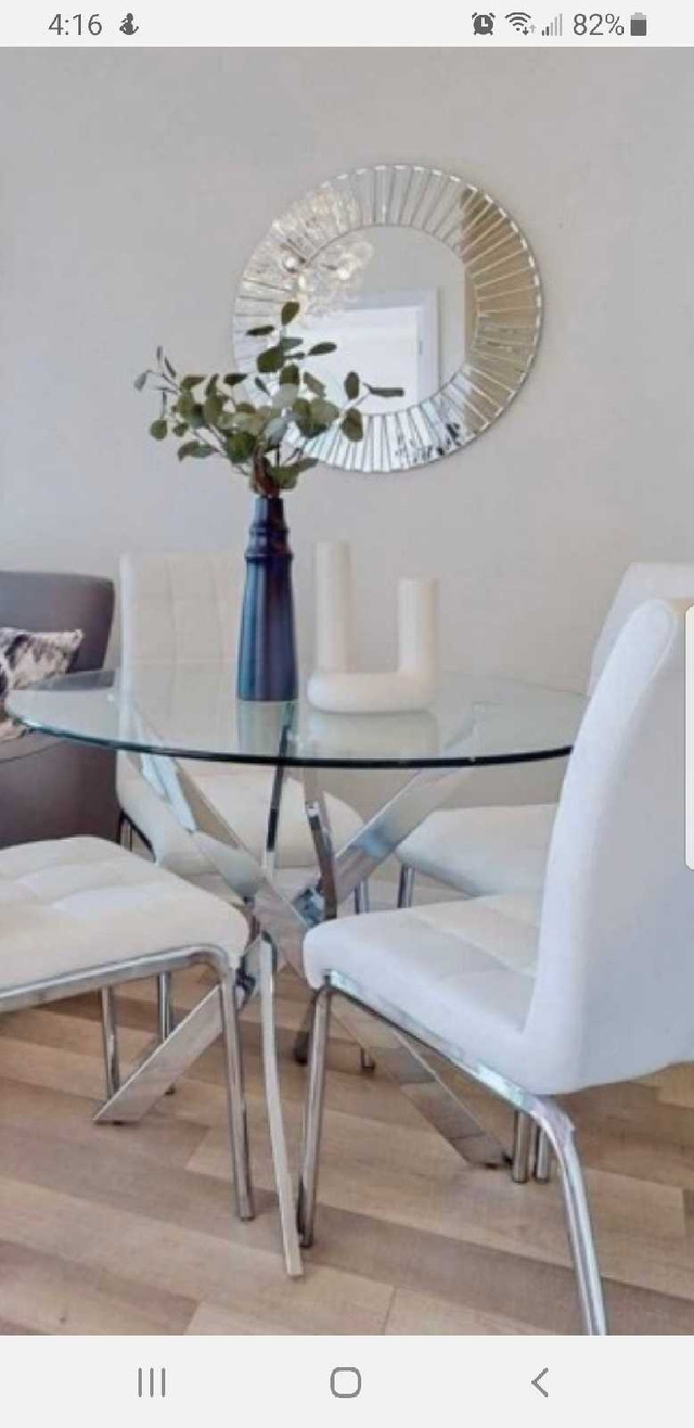 GLASS AND CHROME TABLE in Dining Tables & Sets in Mississauga / Peel Region