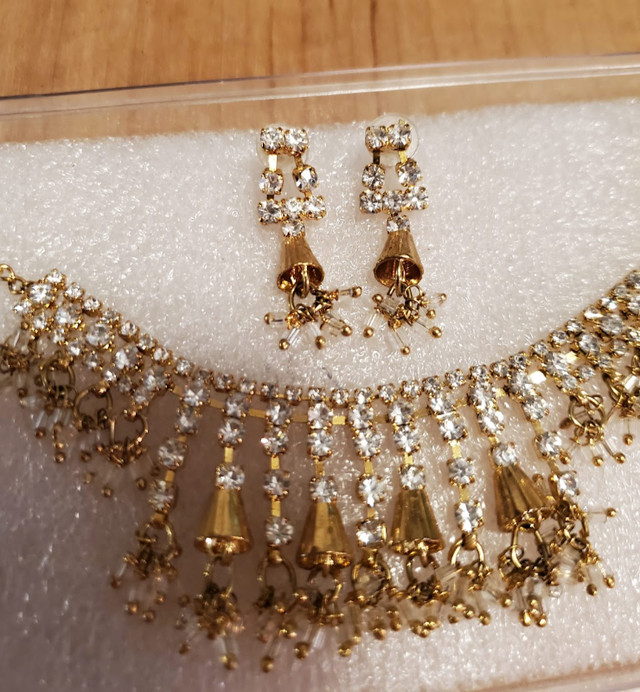 Beautiful Gold-tone & CZ Necklace / Earrings Set in Jewellery & Watches in Guelph - Image 2