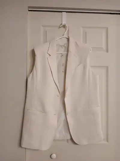 Max Studio modern sleeveless vest, size large (L), View more