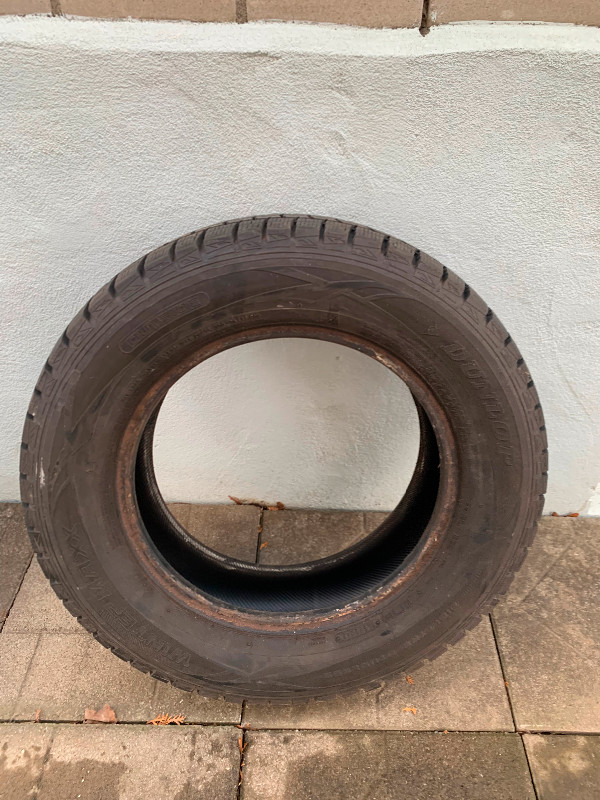 x1 winter tire 215/65R16 pneu hiver x1 in Tires & Rims in West Island