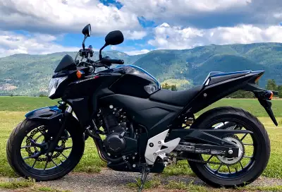 2014 Honda CB500F Like new 130 KM Lowering kit ( perfect for riders 5’1 to 5’7) Shaved seat with gel...