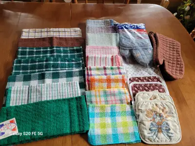 Tea Towels, Dish Cloths, Pot Holders, Oven Mitts, View more