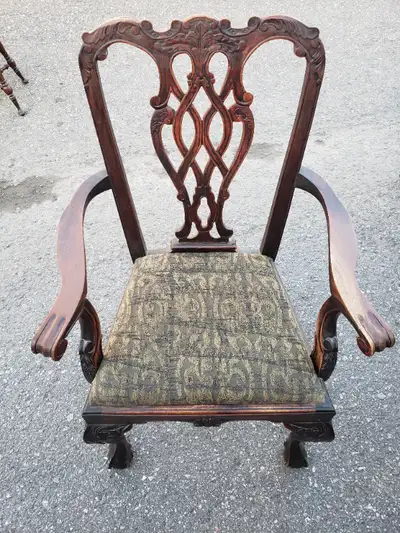 Je parle aussi francais In Solid Sturdy Condition Asking $150 Serious Inquiries Only Pet and Smoke-f...