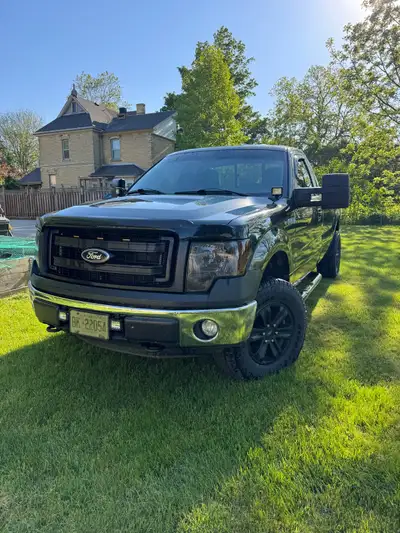 2014 ford f150 xl 4x4 5.0 it has brand new box (take off stored inside) a 2” level mbrp exhaust pion...
