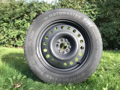 4x pneus toutes saisons Motomaster Hydra Edge Tour 235/60R18 avec les jantes 18” (5x114.3mm) Équilib...