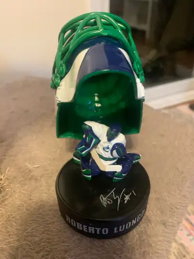 Roberto Luongo Vancouver Canucks figure, View more