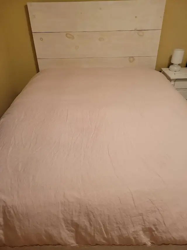 LINEN Duvet Cover - Queen Duvet Cover in Bedding in Ottawa - Image 11