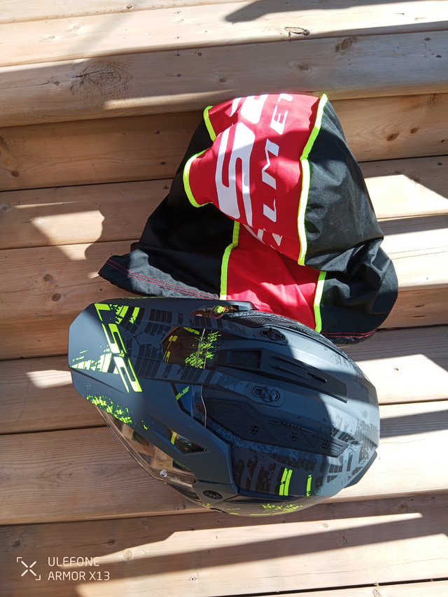 Motorcycle ADV helmet Pioneer LS2 used once in Dirt Bikes & Motocross in Kitchener / Waterloo - Image 2