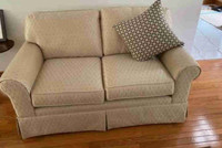 Matching love seat and 3 seater couch 