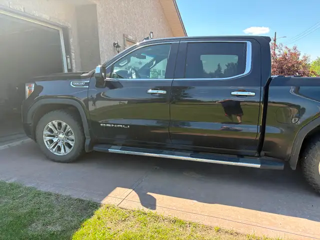 2019 GMC Denali Short Box For Sale.