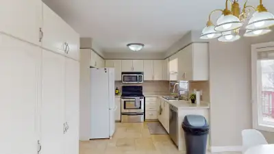 BAYVIEW MULOCK NEWMARKET DETACHED HOUSE RENZIUS COURT 3 BR 3 WR
