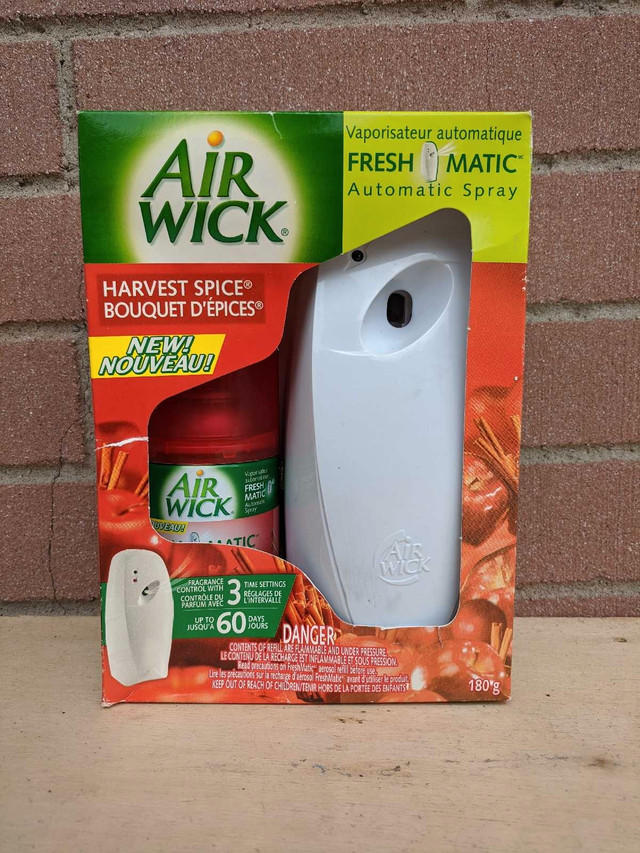 NEW Large Airwick Automatic Spray Kit Air Freshener Harvest Spic in Other in Oshawa / Durham Region