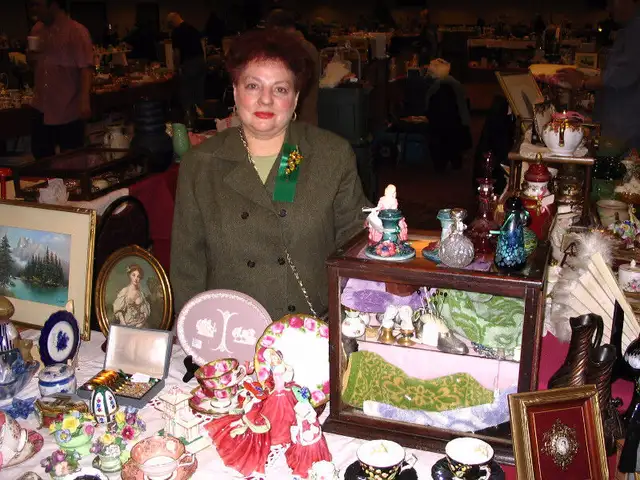November 23 (10-4) MAA Vintage Collectible Sale Viscount Gort in Events in Winnipeg - Image 3