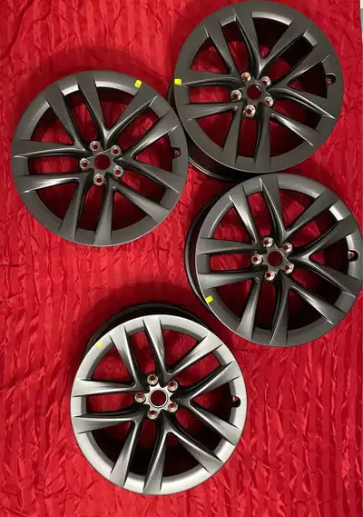 For sale is a set of Brand New OEM/ Original Tesla Arachnid rims. They DO NOT come with center caps...