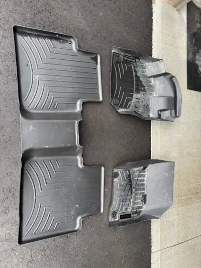 Muddy Buddy Winter Floor and Trunk Liner Fit for 2025 VW Tiguan or newer 250$ or best offer