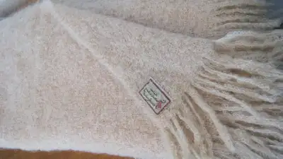 Vintage Mohair Scarf ,Ivory, made in Scotland 66"x23", like new, soft.
