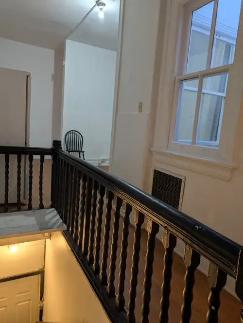 3 bedrooms apartment at the centre of downtown Toronto, near Baldwin & Spadina, in an old building,...