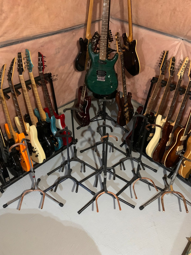 Guitar Stands in Guitars in Markham / York Region