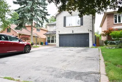 All inclusive (hydro, gas, water, and WIFI) and furnished private room for rent on 2nd floor, shared...