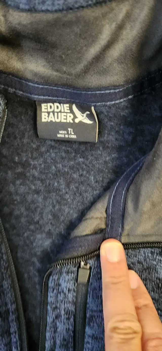 Eddie Bauer Quarter Zip in Men's in Ottawa - Image 5