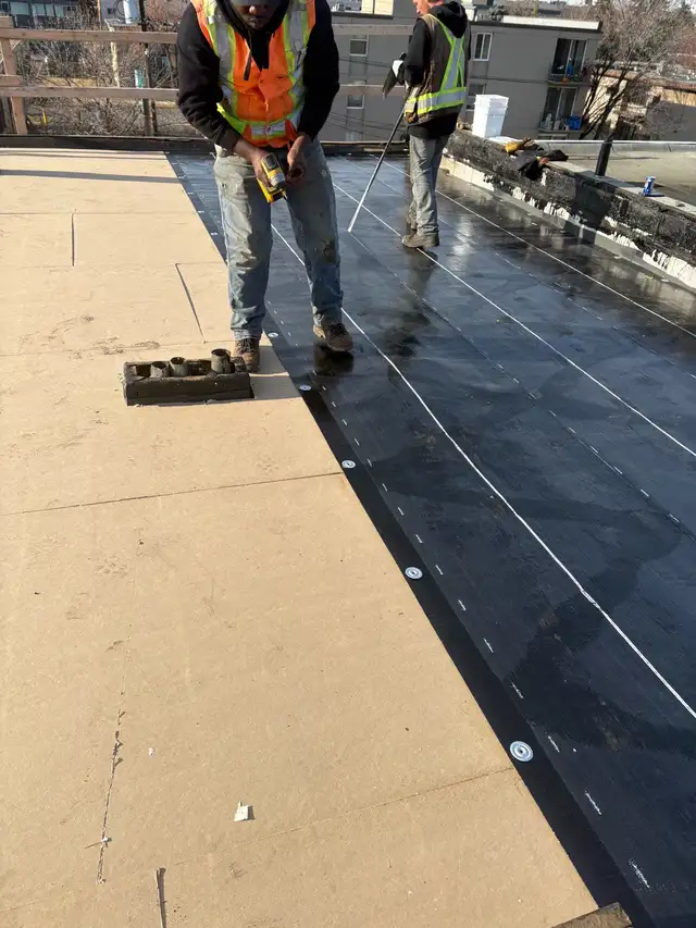 Hiring Experienced Roofer 578301281404856322