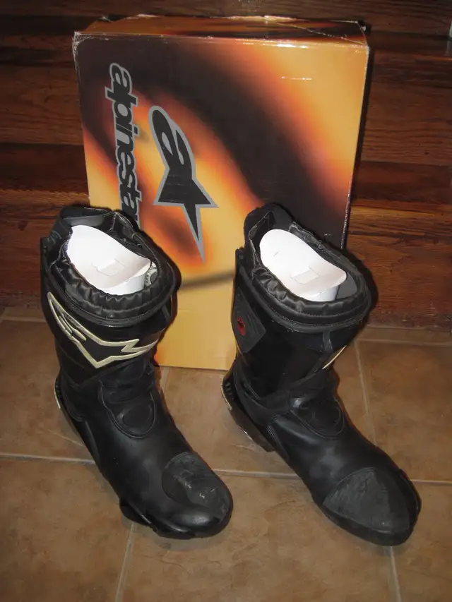 Old Alpinestar Supertech race boots in Men's Shoes in Markham / York Region - Image 7