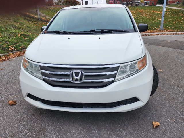 2011 Honda Odyssey. 7 seater. just over 294,000 km Best Family C in Cars & Trucks in Gatineau