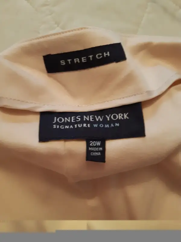 Jones NY capri pant -  Size 20W in Women's - Bottoms in Ottawa - Image 4