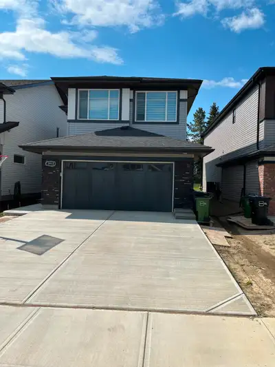 Executive 4-Bedroom 3 Full bathroom Home for Rent