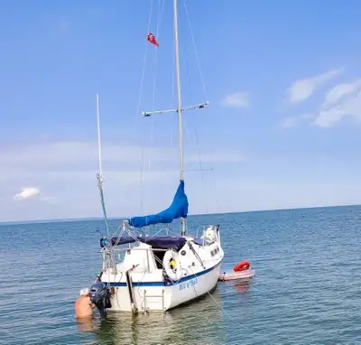 Very good condition trailerable sailboat. The swing keel allows the boat to float in 12" of water wh...