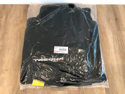 - BRAND NEW! UNOPENED! - MSRP $175.00 plus GST - Fits 2018 to 2020 Toyota Tacoma double cab (see las...